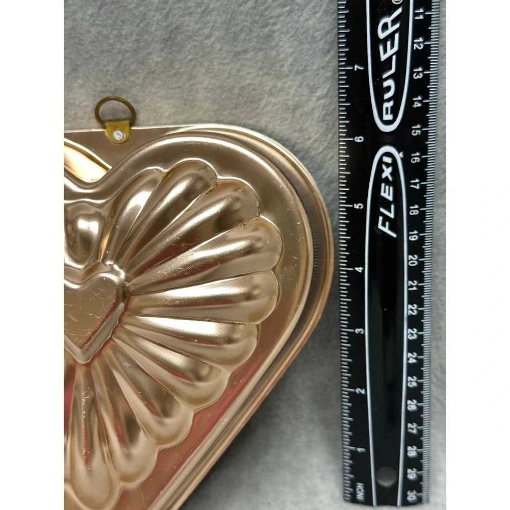 VTG Jello Heart Cake Mold Copper Tone Aluminum Fluted Wall Hanging Decor‎